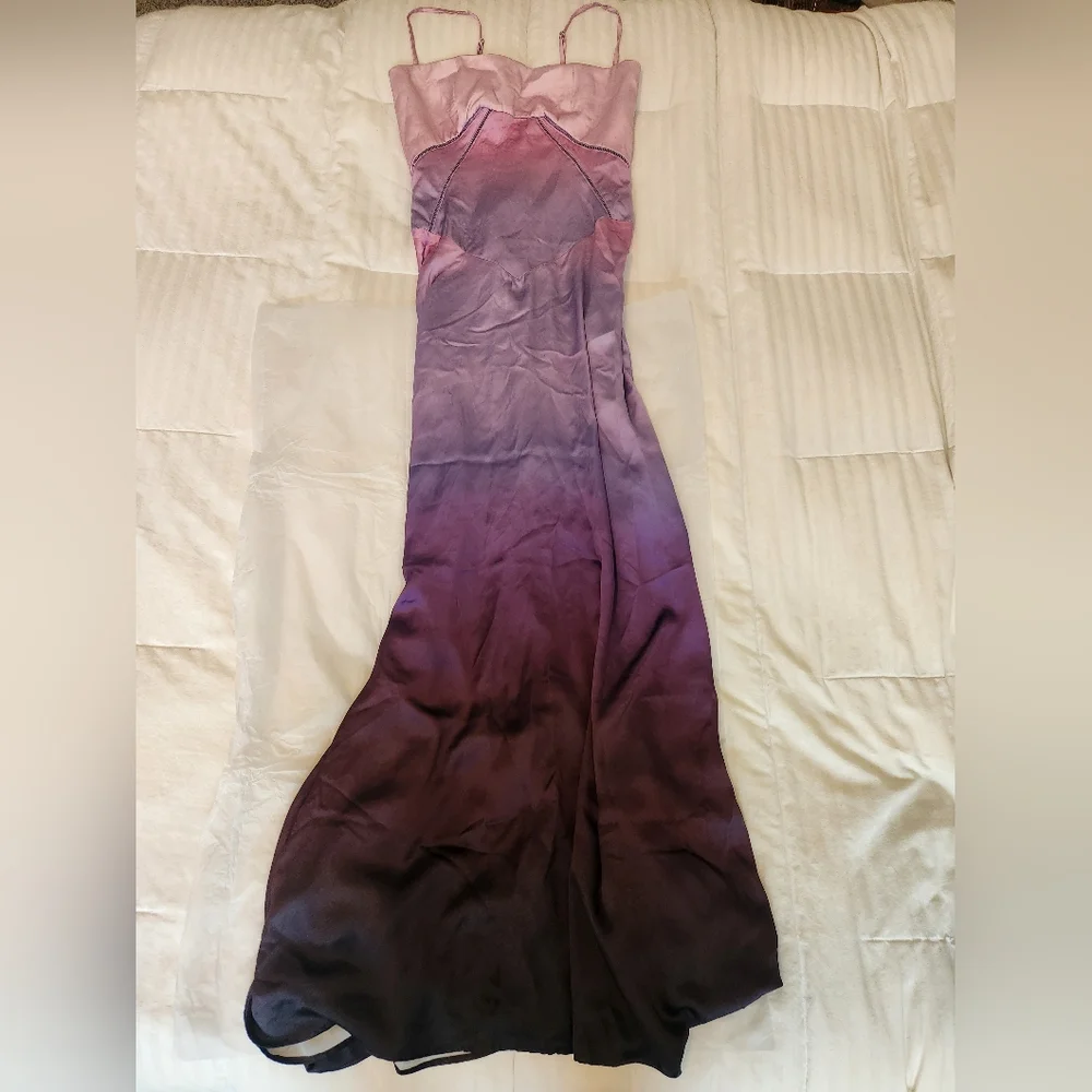 Ombre House of CB 'Anabella'- Medium - Picture 6 of 16